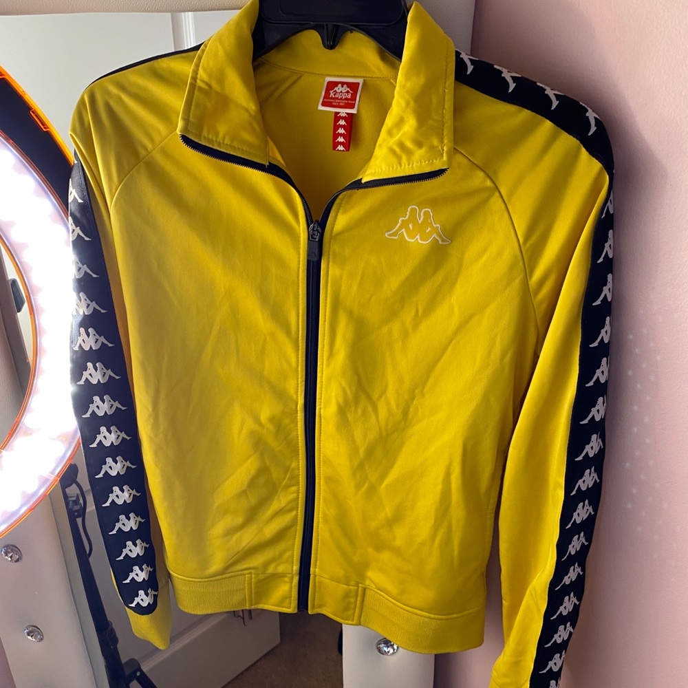 YELLOW KAPPA JACKET.